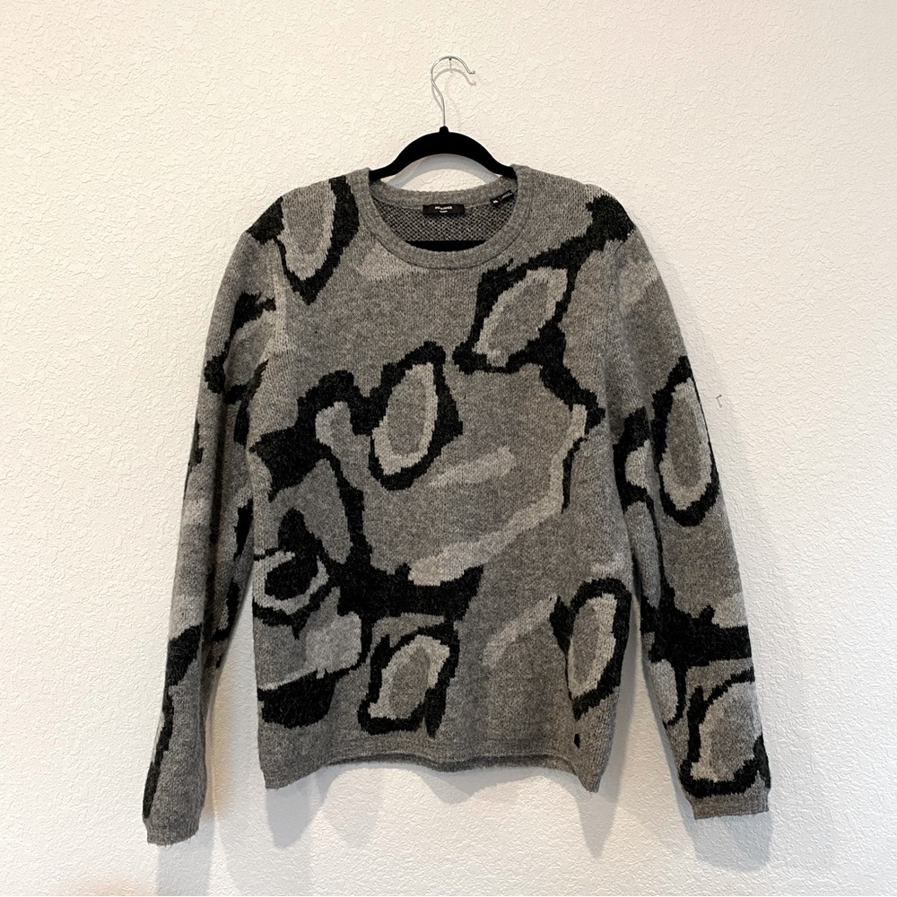 Gorgeous Gray & Black Patterned Sweater